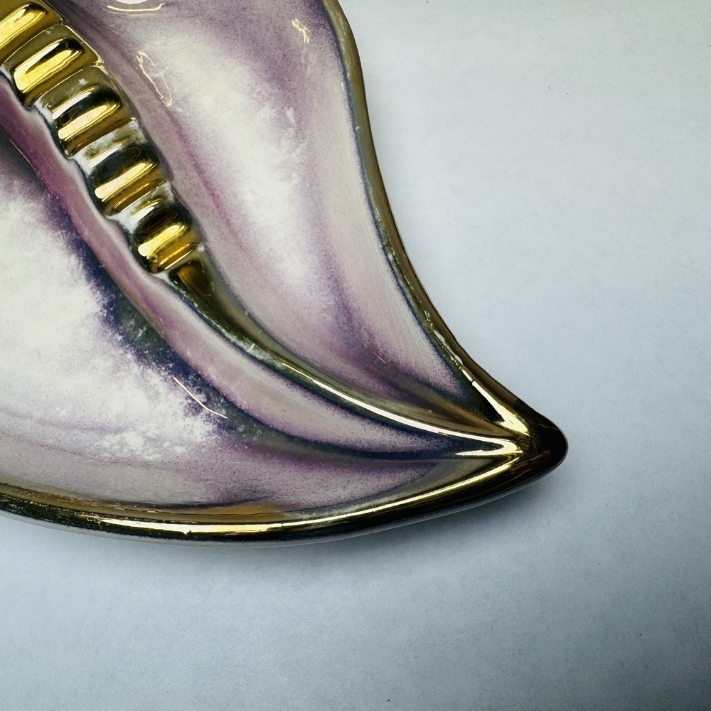 Vintage Mid Century California USA Pottery Leaf Shaped Ashtray Purple & White - Picture 4 of 8